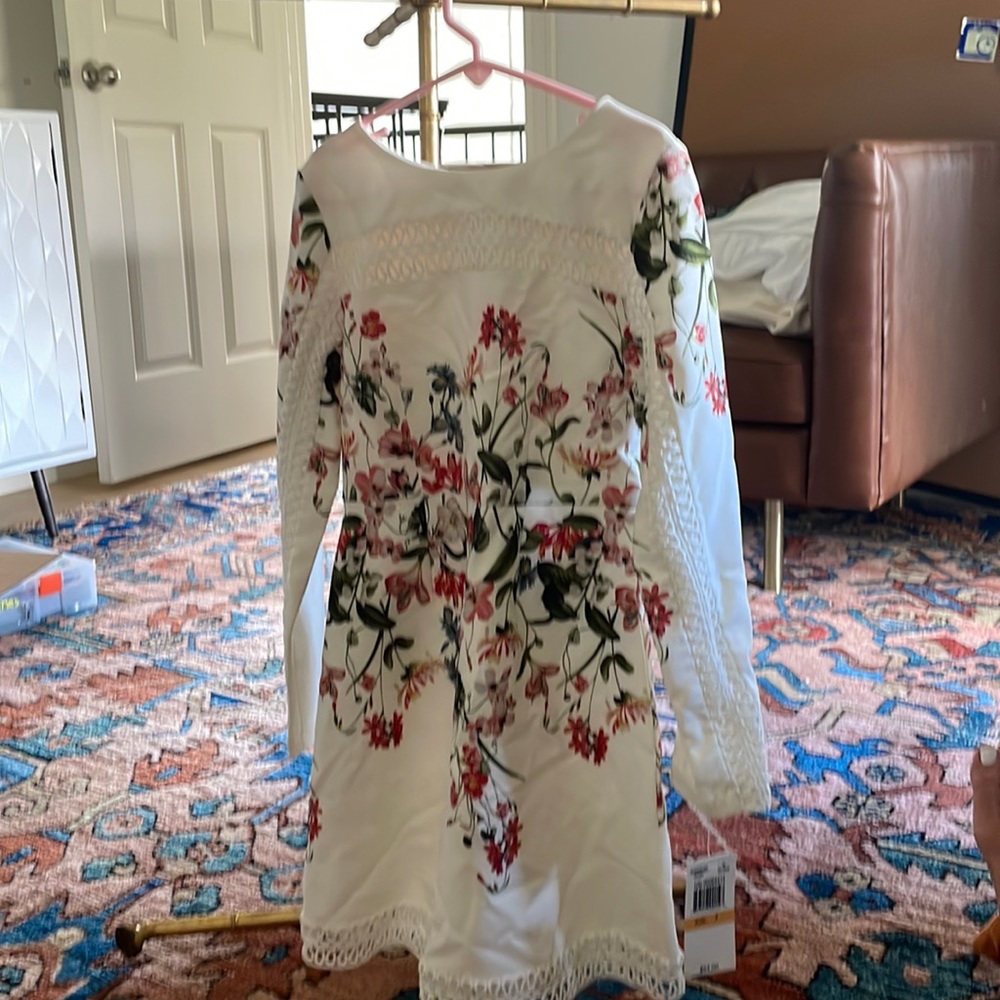 Size 7 GB girls beautiful floral dress never worn
